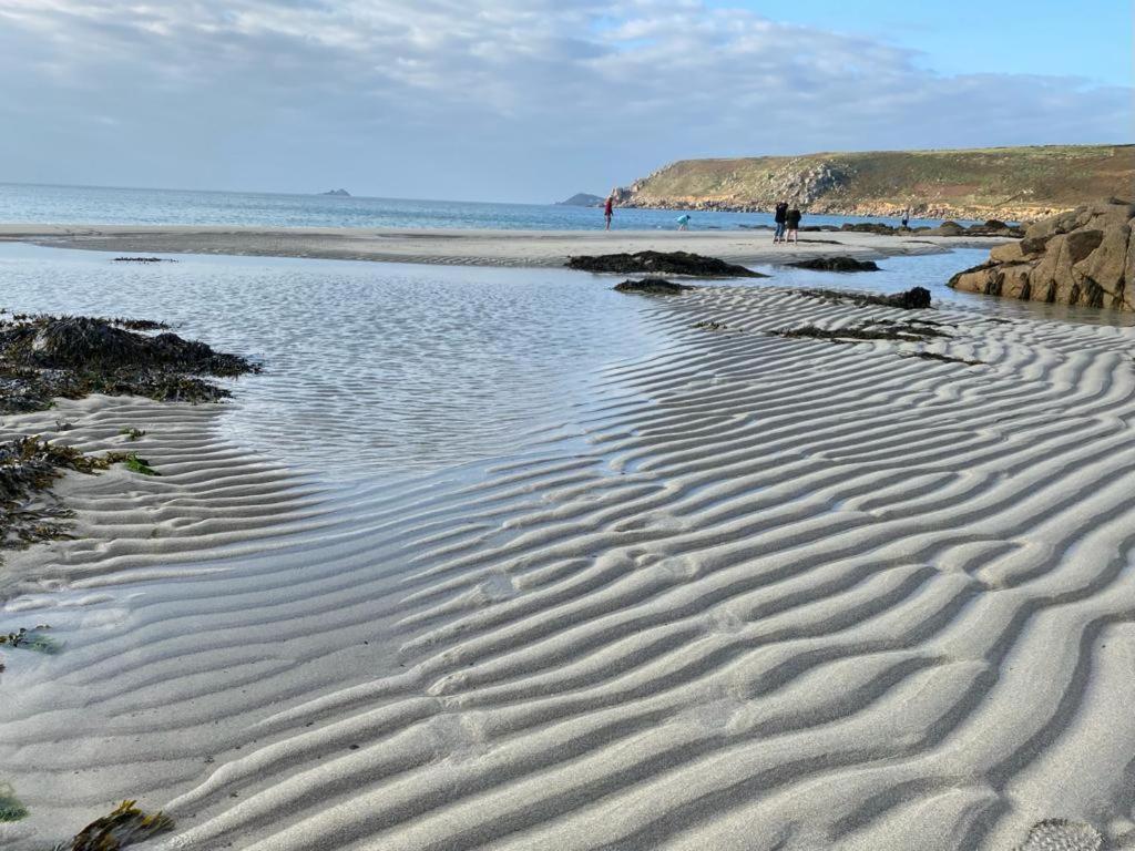2 Bedroom Cottage Sleeps 4 With Hot-Tub, & Shared Pool Use Sennen Exterior photo