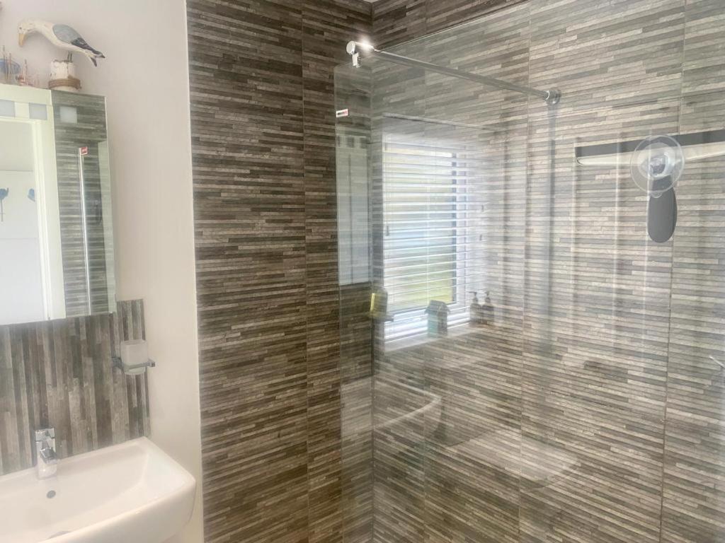 2 Bedroom Cottage Sleeps 4 With Hot-Tub, & Shared Pool Use Sennen Exterior photo